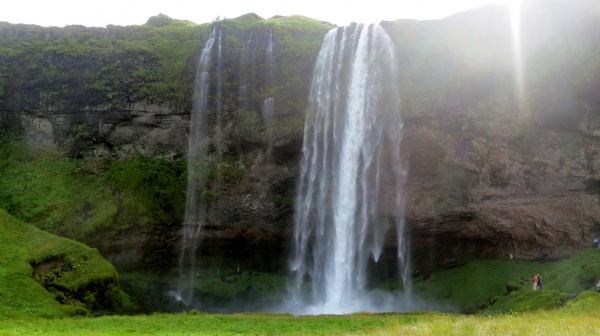 vodopady-v-islandii