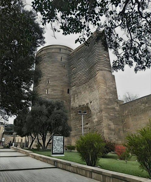 Девичья башня в Баку 